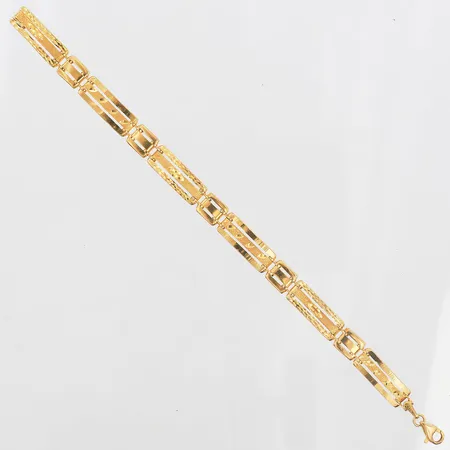 Armband med mönster längd 17,5cm, bredd 7mm, ojämnheter, 21K Vikt: 10,9 g