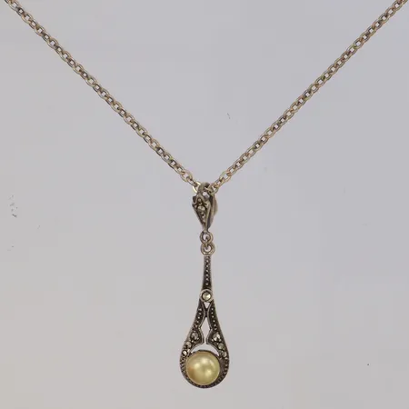 Kedja, ankar, längd 50cm, 1 Hänge med plastpärla och markasiter, längd 35mm, 830-935/1000 silver Vikt: 5,4 g