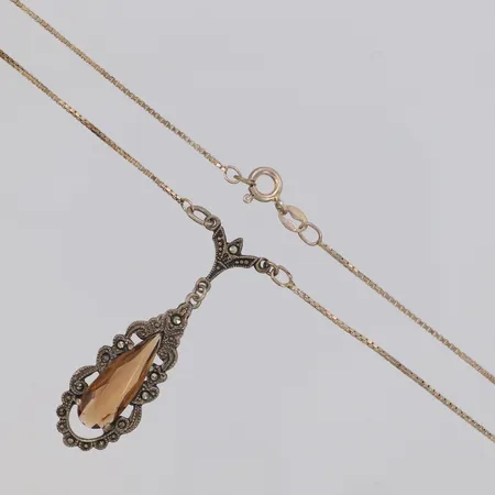 Collier, längd 38cm med markasiter, en saknas, och brun sten nagg på baksida, låsögla saknas, 925/1000 silver Vikt: 4,3 g