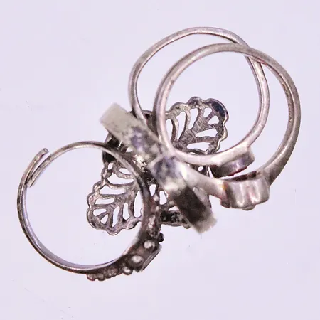 Diverse silver silver 925/1000. Vikt: 7,4 g