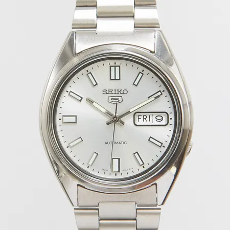 Herrur Seiko 5 Ø35mm, automatisk, datum, stål, ref nr 7S26-0480, serie nr 591138, extra länkbitar, garanti kort, box och ytterkartong. Vikt: 0 g