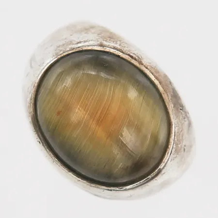 Ring med tigeröga, stl15¾, bredd 14mm, Ge-Kå-Smyckek G Kaplan, Stockholm 1955, silver 830/1000 Vikt: 6,3 g
