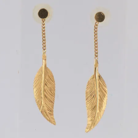 Örhängen blad längd 32mm, bredd 6mm, snurrebussar ej guld, 18K Vikt: 0,9 g