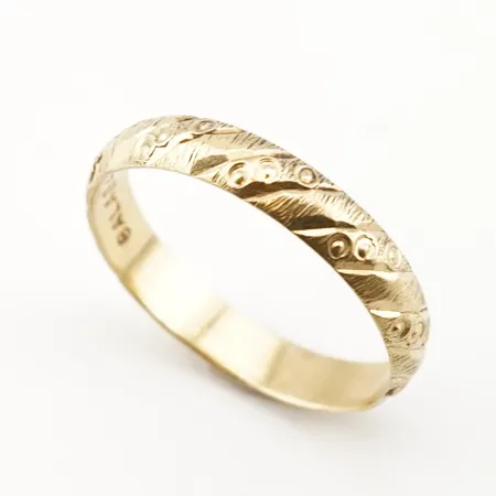 Ring, stl 18(56), bredd 3,5mm, 18k Vikt: 2,3 g