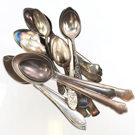 20 Silverskedar, 830/1000 silver. Vikt: 291,1 g