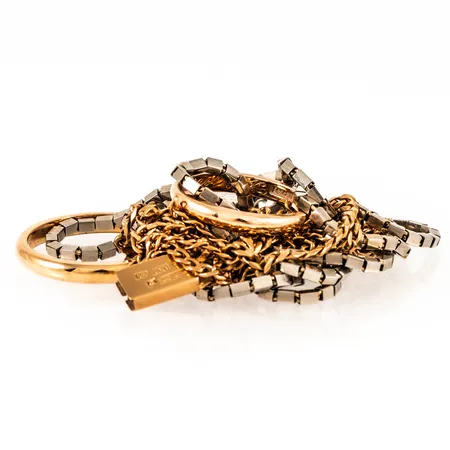 Diverse defekt guld 18K 36,7g. Gravyrer.
