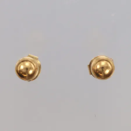Ett par örhängen, kulor 4,9mm, 18K Vikt: 0,9 g