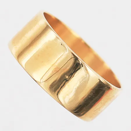 Ring, stl17½, bredd 8mm, Joh Petterssons Eftr Juvelerar AB, Stockholm 1961, 18K Vikt: 4,9 g