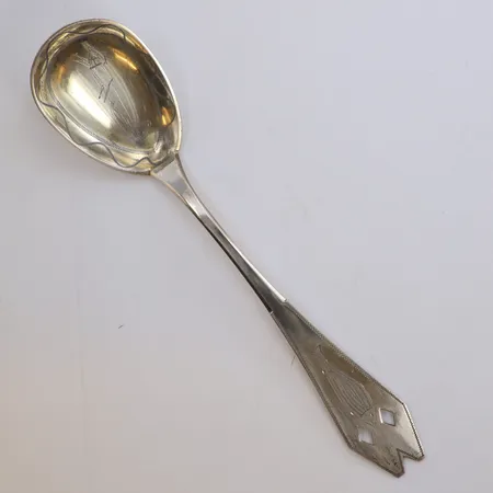 Sked, samiskt motiv, längd 21,5cm, Oskar Strömbergs eftr, Haparanda år 1924, gravyr 830/1000 silver Vikt: 56,8 g
