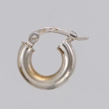 Örhänge, längd 12mm, bredd 2,9mm, vitguld 18K Vikt: 0,5 g