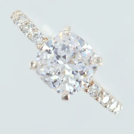 Ring med vita stenar stl:17 bredd 18mm delvis förgylld silver 925/1000 Vikt: 2,5 g