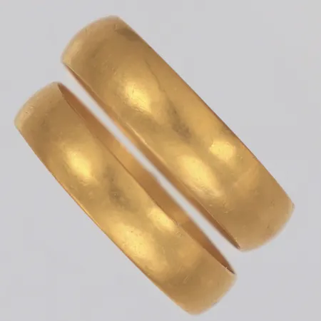 Ringar släta stl:20-20¼, bredd 5m, gravyr, 23K Vikt: 8,7 g