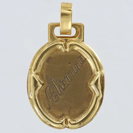 Hänge med namn gravyr 31x18mm 18K Vikt: 1,9 g