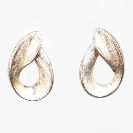 Örhängen, längd 16,9mm, bredd 3-11,5mm, 925/1000 silver.  Vikt: 3,9 g