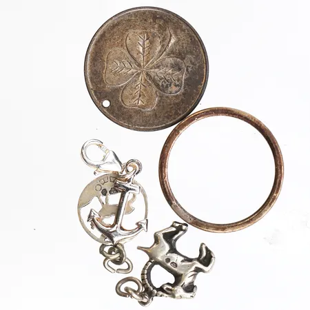 Diverse silversmycken, defekter, ojämnheter, gravyrer, 830-925/1000 silver. Vikt: 13,4 g