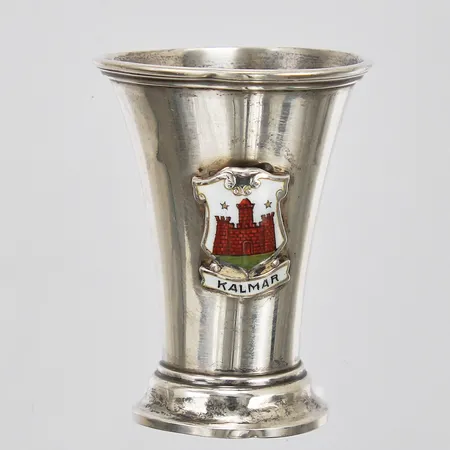 Bägare skorstensmärke Kalmar höjd: ca 5,5cm Ø: ca 43mm silver 830/1000 Vikt: 16,2 g