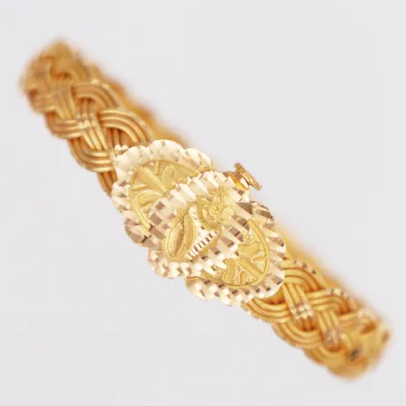 Armband stelt ca 56x58mm, bredd 9,4-17mm, skruvlås, skev, 22K Vikt: 25,9 g