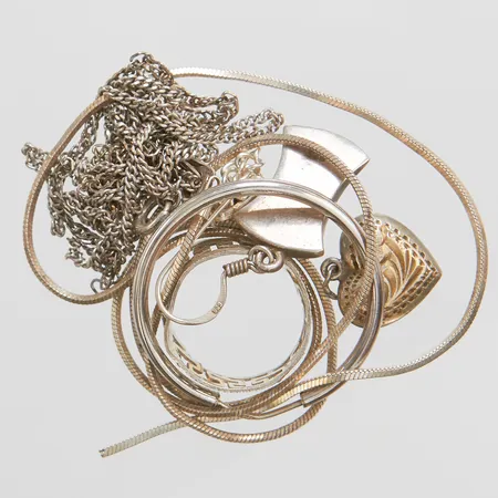 Diverse silver, defekt, stenar, silver 830-925/1000 Vikt: 13,6 g