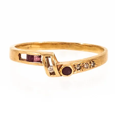 Ring defekt, stenar saknas, 18K 2,2g. 