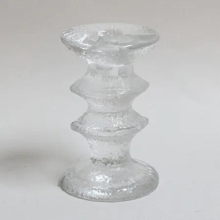 Ljusstake Festivo Timo Sarpaneeva Iittala höjd 12cm, glas, signerad Skickas med postpaket.