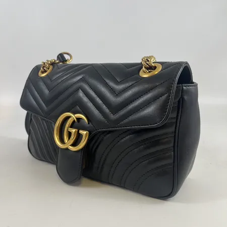 Väska Gucci Marmont, bredd 26cm, höjd ca 18cm, modellnr: 443497, srn: 525040, dustbag, något bruksslitage på botten och på axelrem, kvittokopia från 27/7/20.