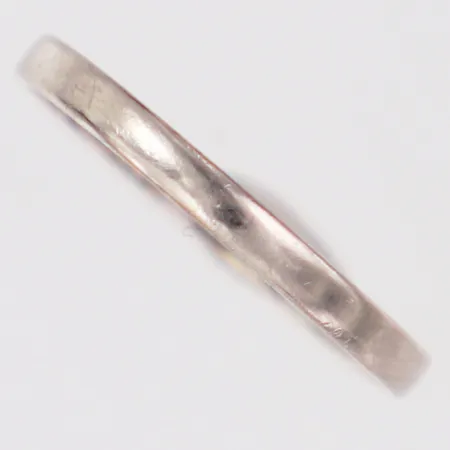 Ring slät Engelbert år 1981 stl:15¾, bredd 1,8mm, ograverad, vitguld, 18K Vikt: 1,1 g