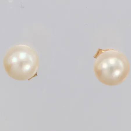 Ett par örhängen med odlade pärlor Ø6,2mm, 18K Vikt: 1,2 g