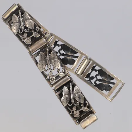 Armband med fjärilar, längd 19cm, bredd 15,4mm, GD&co Malmö, år 1948, 830/1000 silver Vikt: 31,4 g