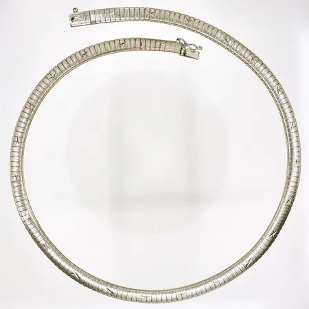 Collier längd:42,5cm bredd: 6mm, silver 830/1000 Vikt: 27,5 g
