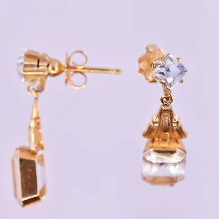 Örhängen stl:25x7 mm 18K. Vikt: 3,6 g