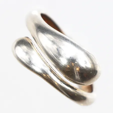 Ring, stl:18, bredd 3,4-9,9mm, 925/1000 silver. Vikt: 3,6 g