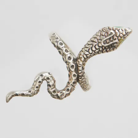 Ring Orm med grön emalj stl:17 bredd: 2-45mm, skev skena, silver 925/1000 Vikt: 5,6 g