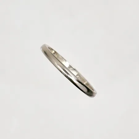 Ring vitguld stl 16¼, bredd 1,9mm, personlig gravyr, 18K Vikt: 1,8 g