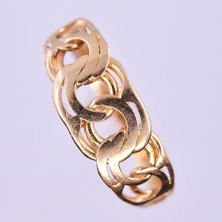 Ring Bismarck stl:18½ bredd 2-8 mm 18K. Vikt: 2,2 g