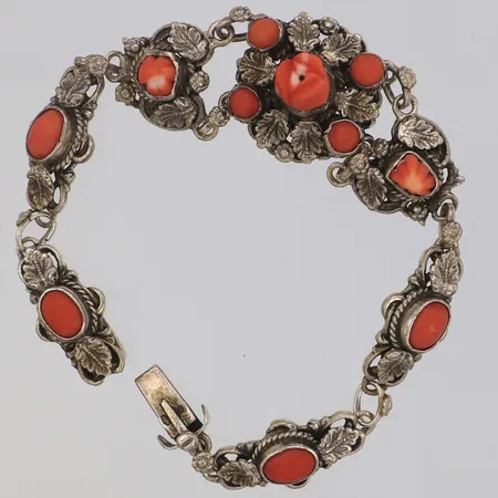 Armband med koraller, längd 17cm, bredd 20mm, okänd stämpel, silver Vikt: 18,5 g