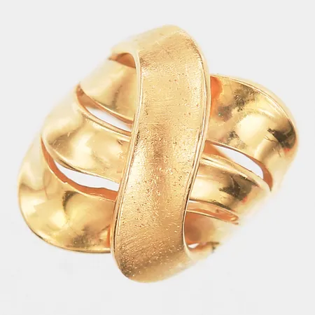Ring med delvis matterad dekor stl:17¼, bredd 5-25mm, skev, 21K Vikt: 10,3 g