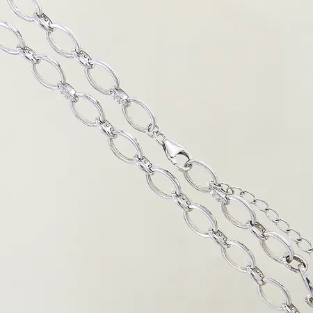 Collier Ankar med vita stenar GHA längd 42-45,5cm bredd 7,2mm en sten saknas silver 925/1000 Vikt: 16,5 g på auktion i Solna hos Pantbanken Sverige