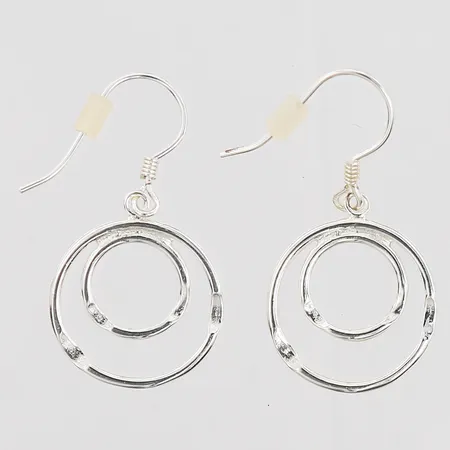 Örhängen längd 32mm, bredd 16mm, silver 925/1000 Vikt: 2 g