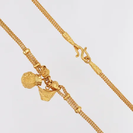 Collier berlocker längd 46cm, bredd 3,5mm, s-lås, 2 baht, 23K  Vikt: 30,4 g