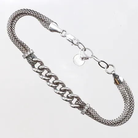 Armband med vita stenar, längd 20cm, bredd 5,8-8,3mm, 925/1000 silver.  Vikt: 7 g