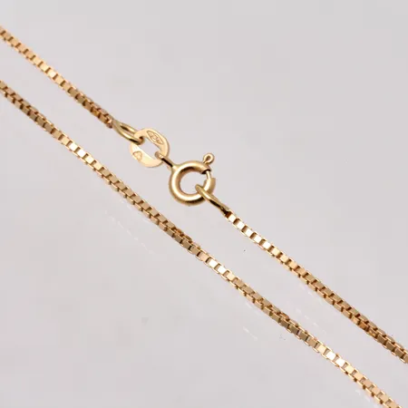  Kedja i 18K guld, 46cm, Venezia, bredd 1,2mm, tillverkad av Guldfynd, vikt 4,58g.