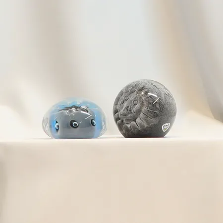 2st Brevpressar höjd 7-10cm Ronneby, repor och slitage Skickas med postpaket.