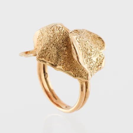 Ring Finland, stl 15mm, bredd 3-18,5mm, 18k Vikt: 6,9 g