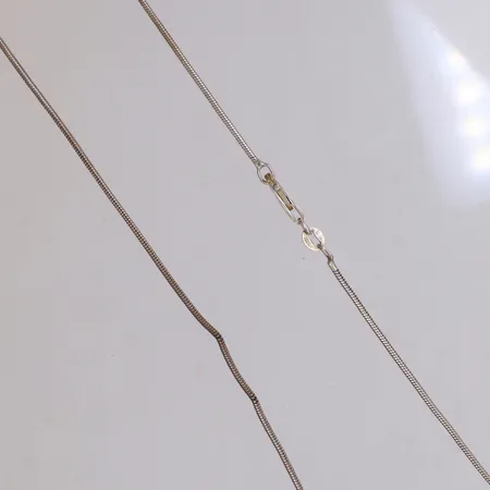 Kedja, längd ca 40cm, bredd 1,2mm, defekt, 925/1000 silver Vikt: 4,8 g