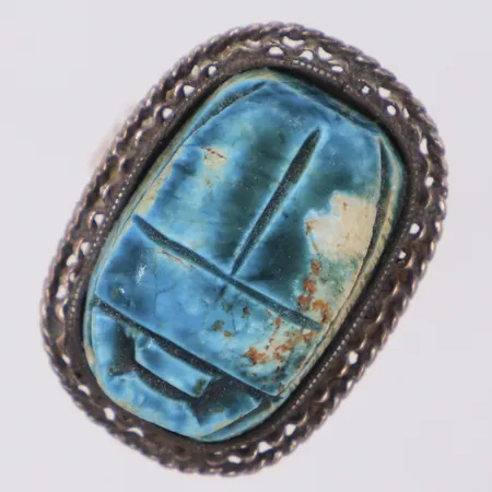 Ring med scarabé, stl 17, bredd 24,7mm, Carl Forsberg Silver & Guld, Södertälje, år 1982, 830/1000 silver Vikt: 8,8 g