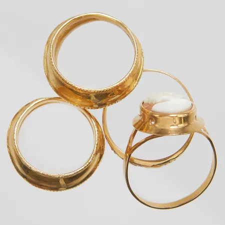 Diverse guld, skeva, buckliga, defekta, 18K, bruttovikt: 15,6g Vikt: 15,6 g