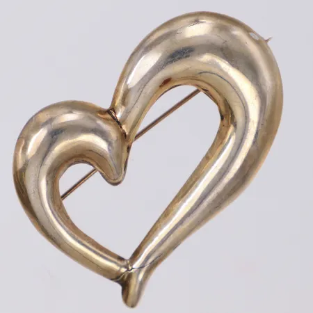 Brosch, längd 35,9mm, bredd 46,7mm, 925/1000 silver Vikt: 7,5 g