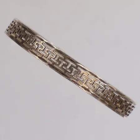 Armring, Ø6,6cm, bredd 8,0mm, smärre skevheter 925/1000 silver Vikt: 6,3 g