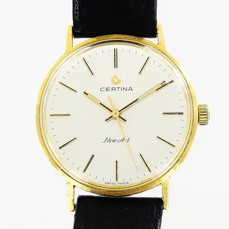 Herrur Certina New Art, manuell, Ø34mm, 18K i boett, plexiglas med mindre repor, gravyr, läderband med slitage, bruttovikt 32,8gram