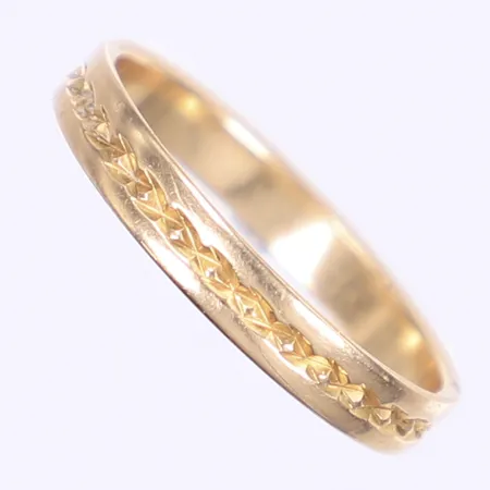 Ring mönstrad dekor stl 19 bredd 4mm gravyr 18K Vikt: 2,7 g